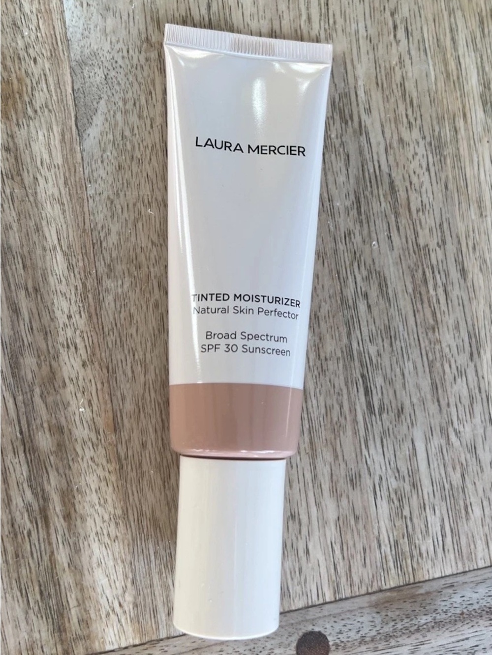 Laura Mercier Tinted Moisturizer SPF 30- Tawny 4W1